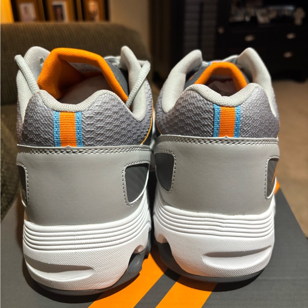 McLaren Formula 1 -K-SWISS tubes*200 X
Men’s Comfort Technology Sports Shoes 15M - Picture 7 of 13